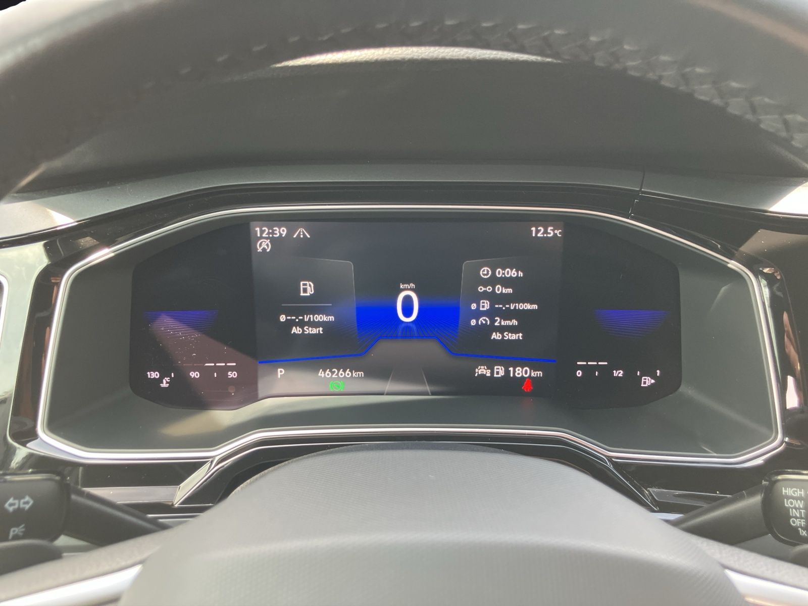 Fahrzeugabbildung Volkswagen Polo TSI R-line DSG Matrix AID RFK SH LM