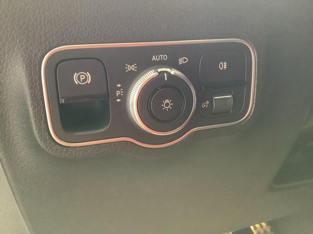 Mercedes-Benz GLB 200 d 4MATIC AMG+NIGHT+19''+KEYLESS+MULTIEBA foto 15
