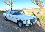 Mercedes-Benz 200 - Mercedes-Benz 200 aus 1975