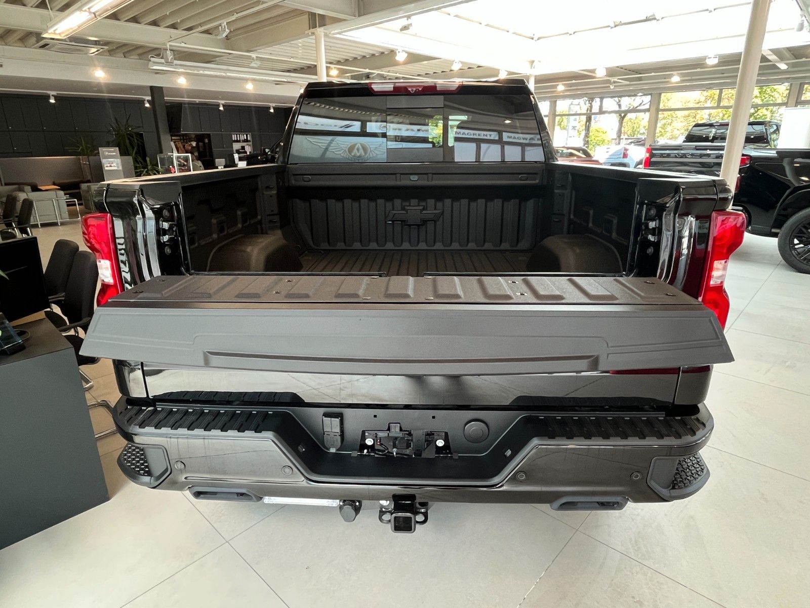 Fahrzeugabbildung Chevrolet Silverado 6.2 V8 High Country Midnight*LPG*360°