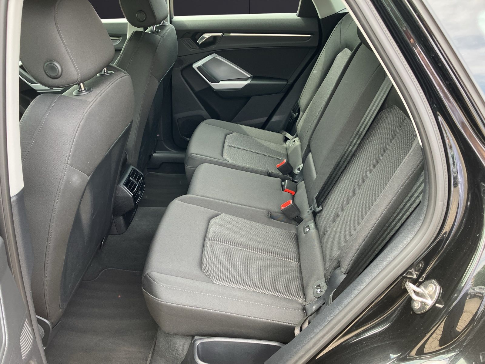Fahrzeugabbildung Audi Q3 Sportback 35 TDI quattro S-line S-tronic LED