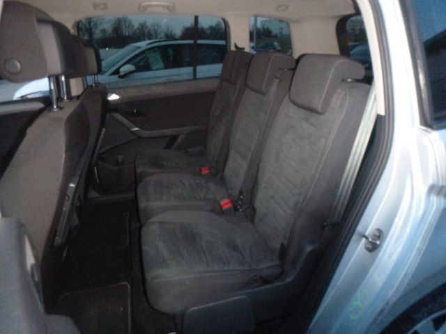 Fahrzeugabbildung Volkswagen Touran 2.0 TDI Comfortline>AUT/AHK/ACC/PDC/SHZ<