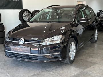 Volkswagen Golf - 1