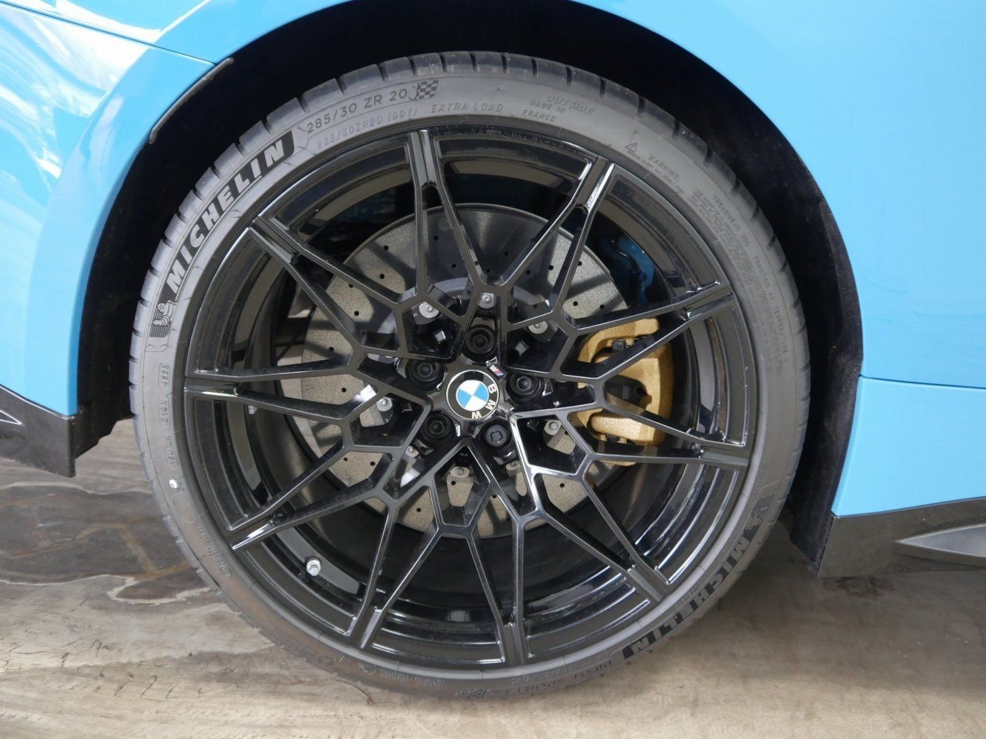 Fahrzeugabbildung BMW M4 Competition M xDrive Coupé M Drivers Package