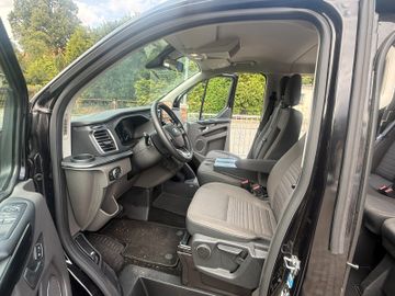 Ford Tourneo Custom - 11