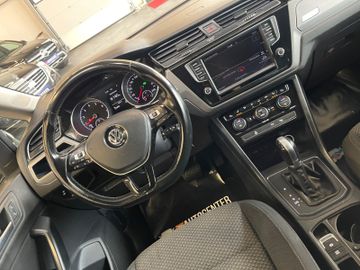 MYAUTOCENTER – Gebraucht- und Jahreswagen mit Werkstattservice in Pfaffenhofen Volkswagen Touran Comfortline BMTStart-Stopp *7-Sitzer*TÜV