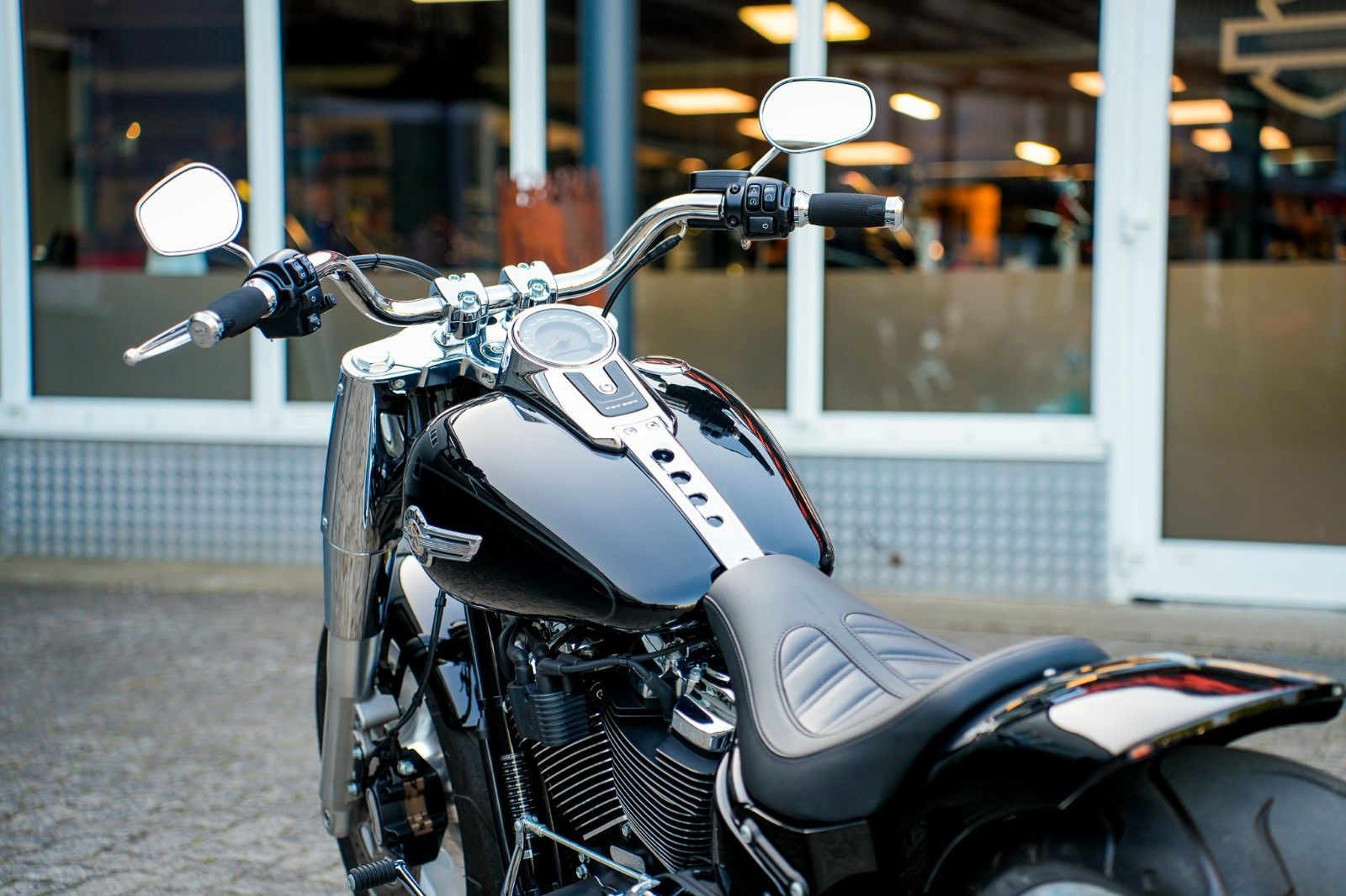 Fahrzeugabbildung Harley-Davidson SOFTAIL FAT BOY FLFBS 114 - JEKILL&HYDE -