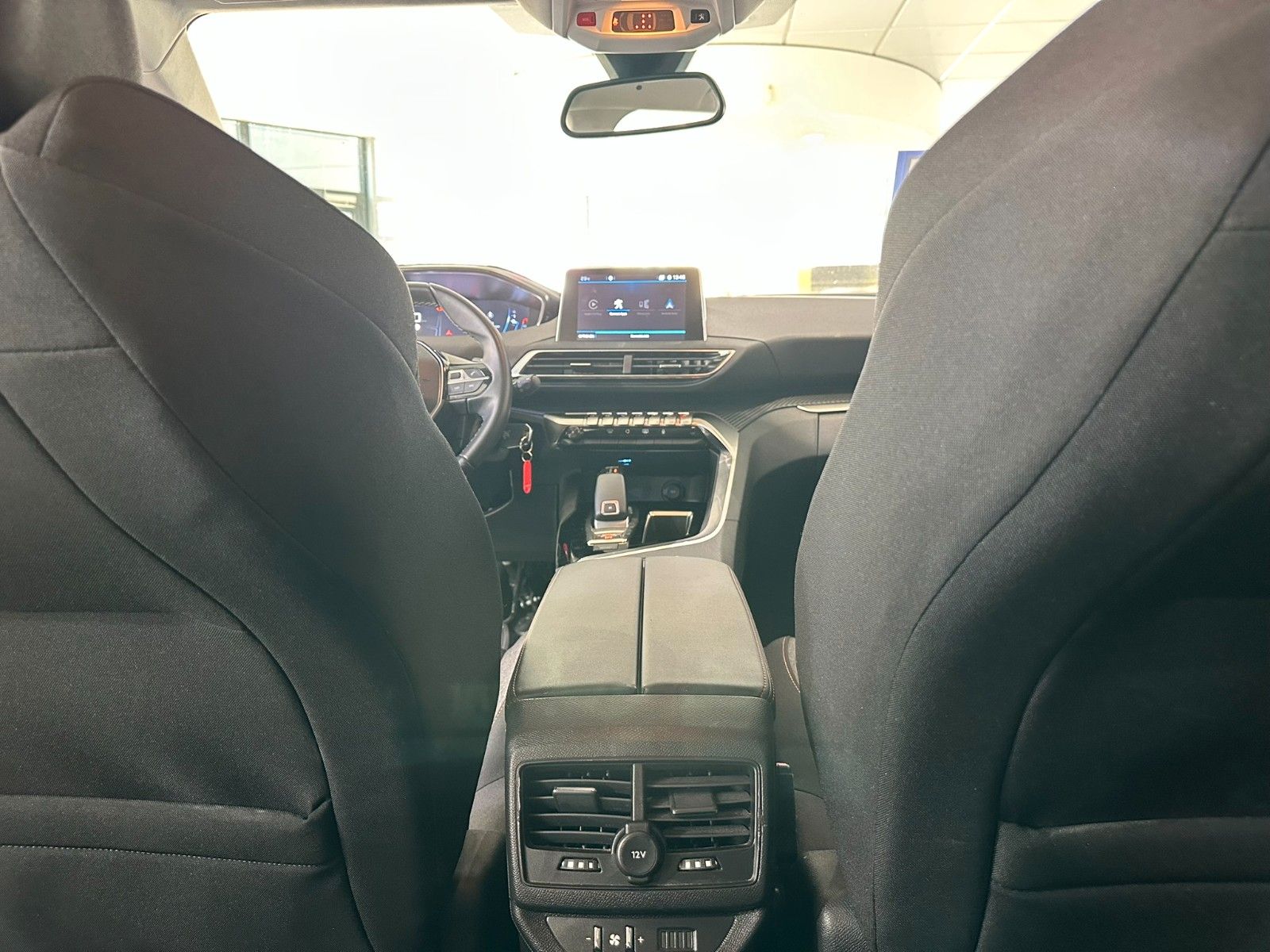 Fahrzeugabbildung Peugeot 5008 Active Busines 1.2 VIRTUAL/NAVI/PDC+CAM/LED