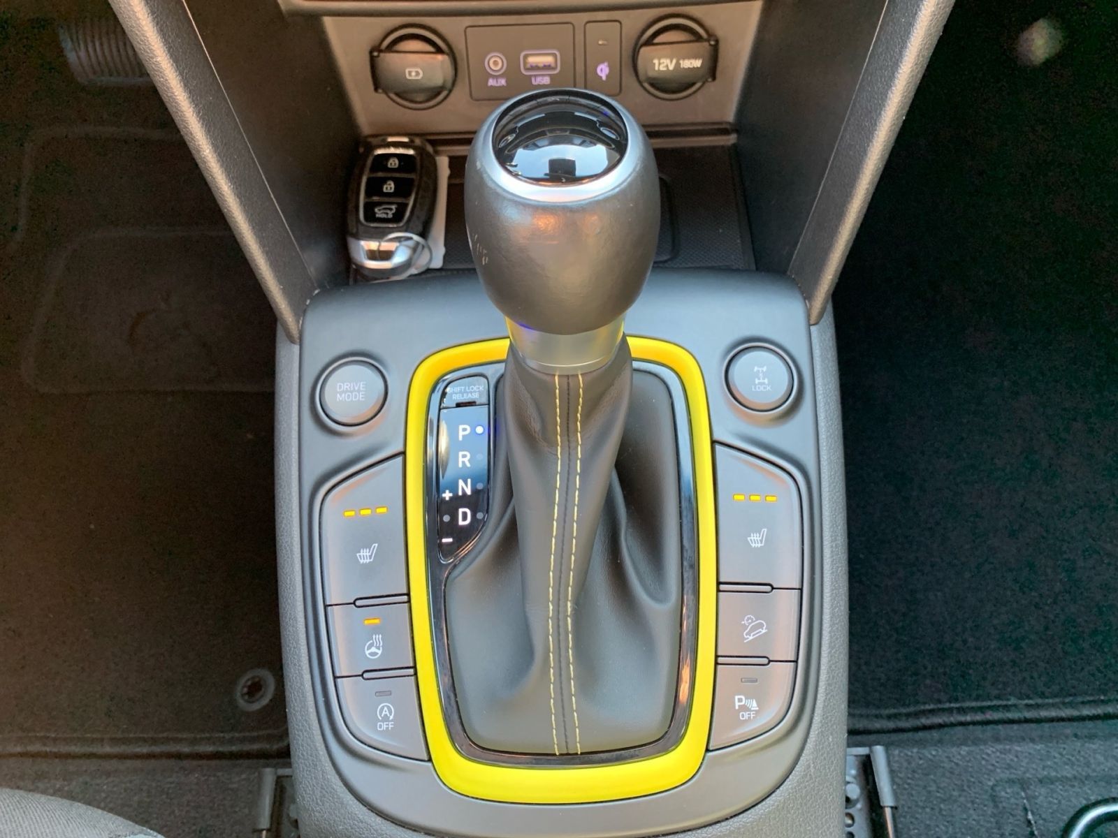 Fahrzeugabbildung Hyundai Kona 1.6 T-GDI Style 4WD Automatik Navi LED