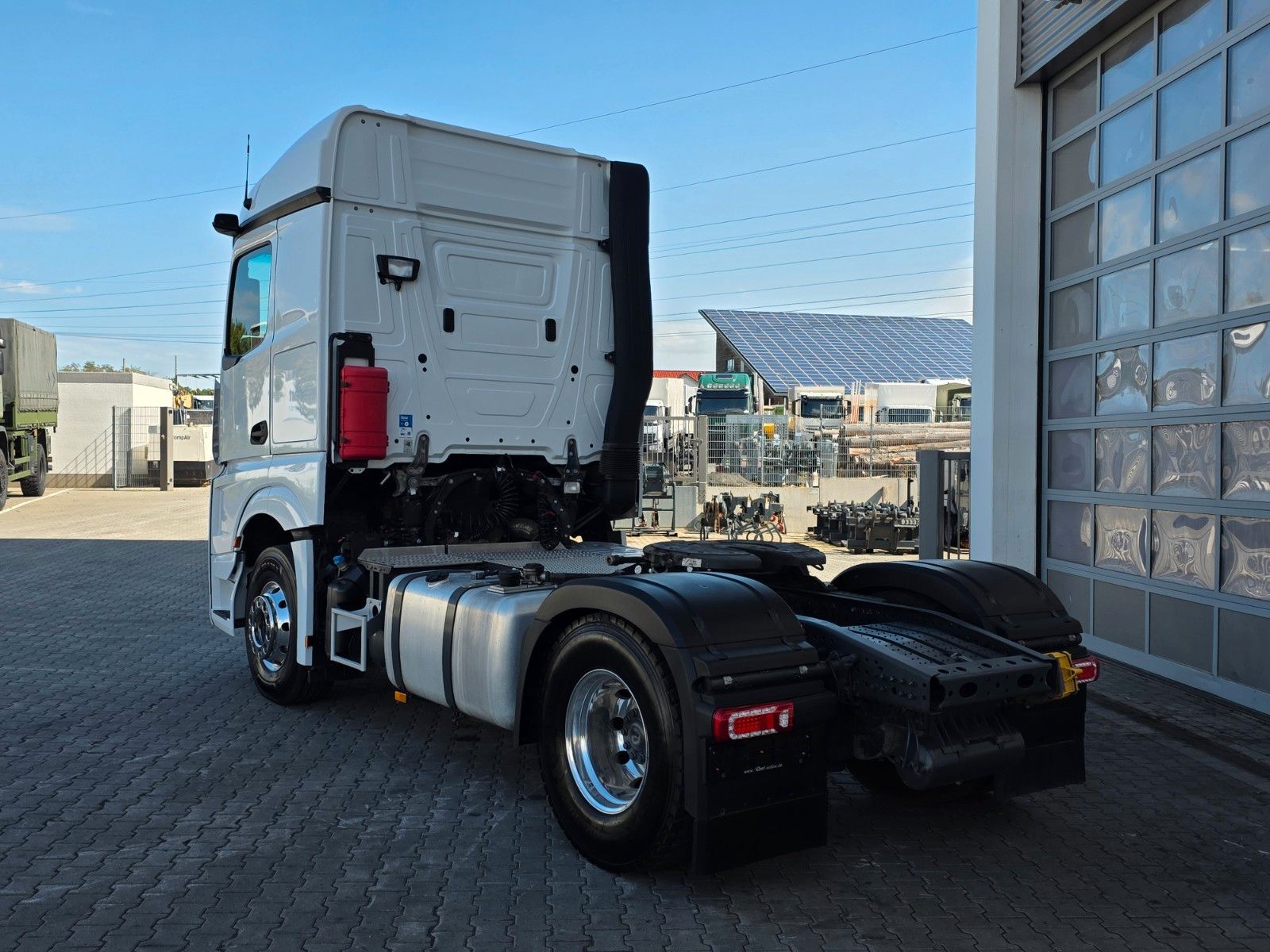 Fahrzeugabbildung Mercedes-Benz Actros 1846 LS Hydraulik, ADR, 2 x Nebenantrieb