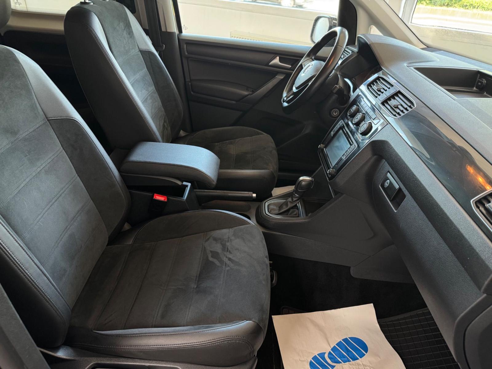 Volkswagen Caddy Maxi DSG Highline Rollstuhlgerecht-Rampe