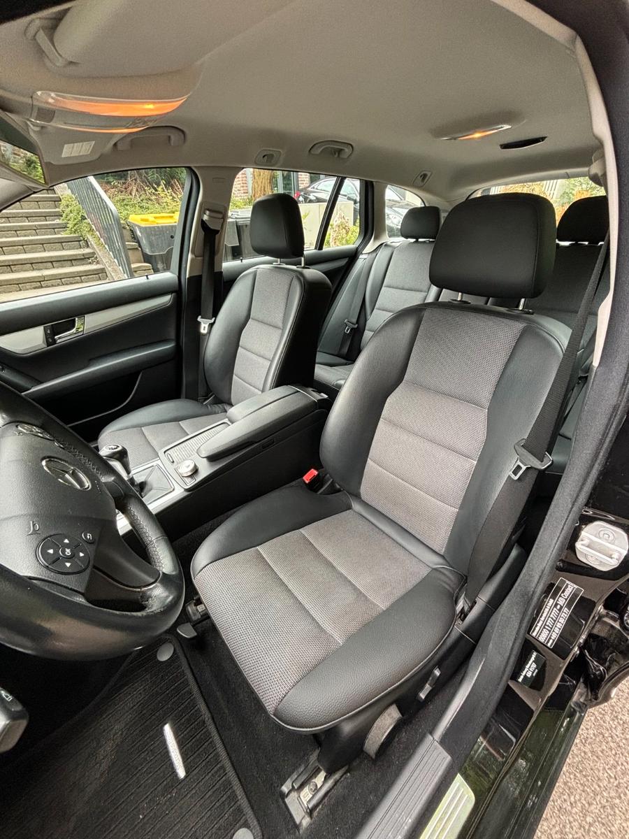 Mercedes-Benz C250 2010 — photo 7
