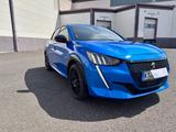 Peugeot 208, e-208 GT Pack,ACC,Alcantara,8-fach, Keyless - Peugeot e-208 von privat