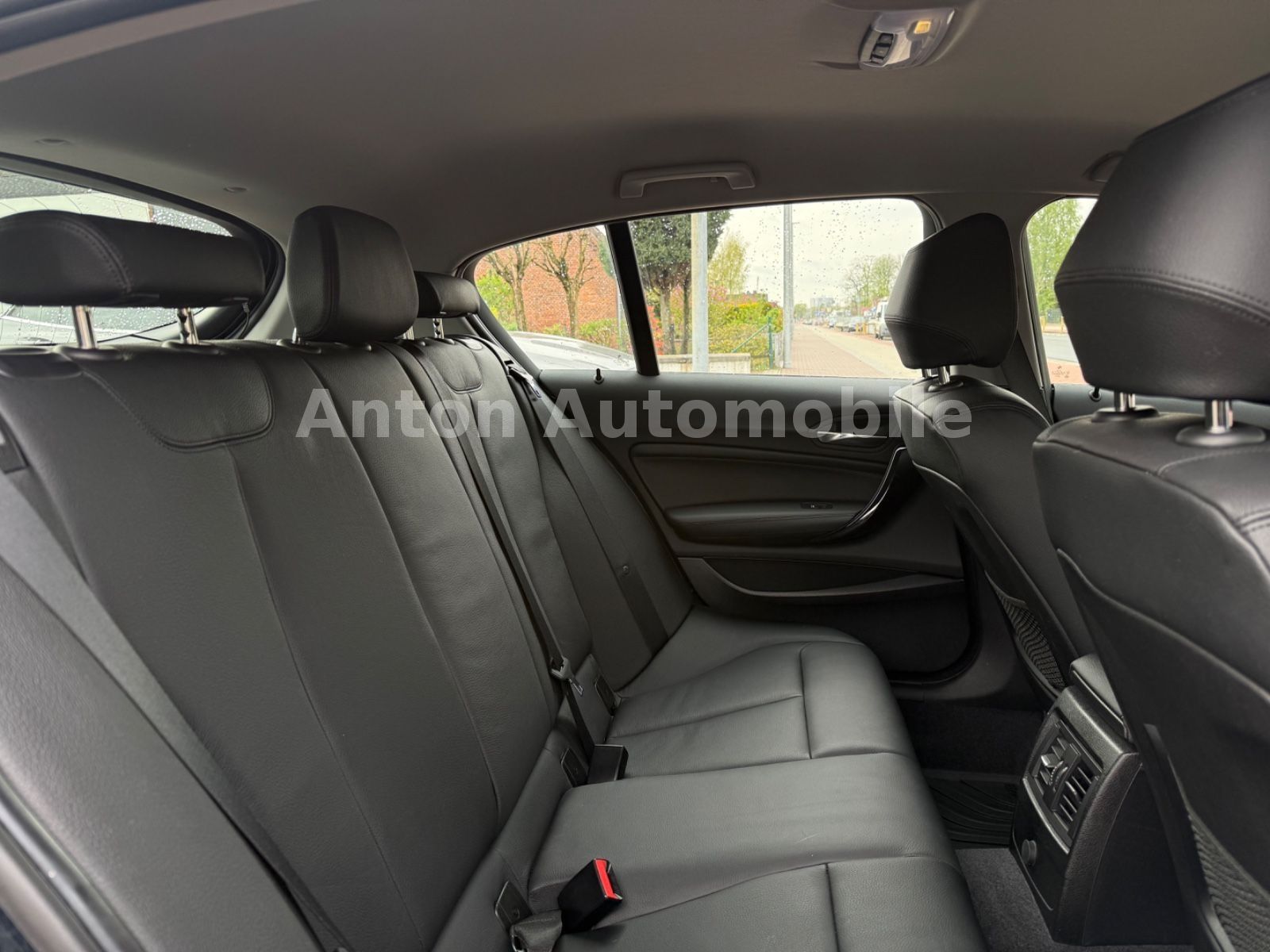 BMW 118 1 Limousine 5-trg. /Automatik/Navi/Leder foto 16