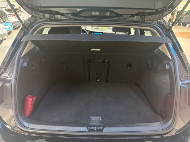 Golf VIII 2.0 TDI *IQ-Drive*AHK*Kamera*LED*