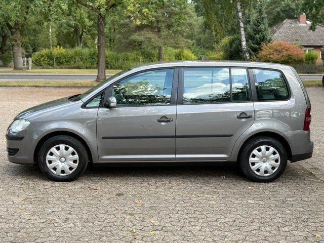 Volkswagen Touran 2009 — interior