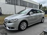 Mercedes-Benz B 180 CDI Sitzheizung Navi Tempomat - Mercedes-Benz B-Klasse Gebrauchtwagen in Bielefeld