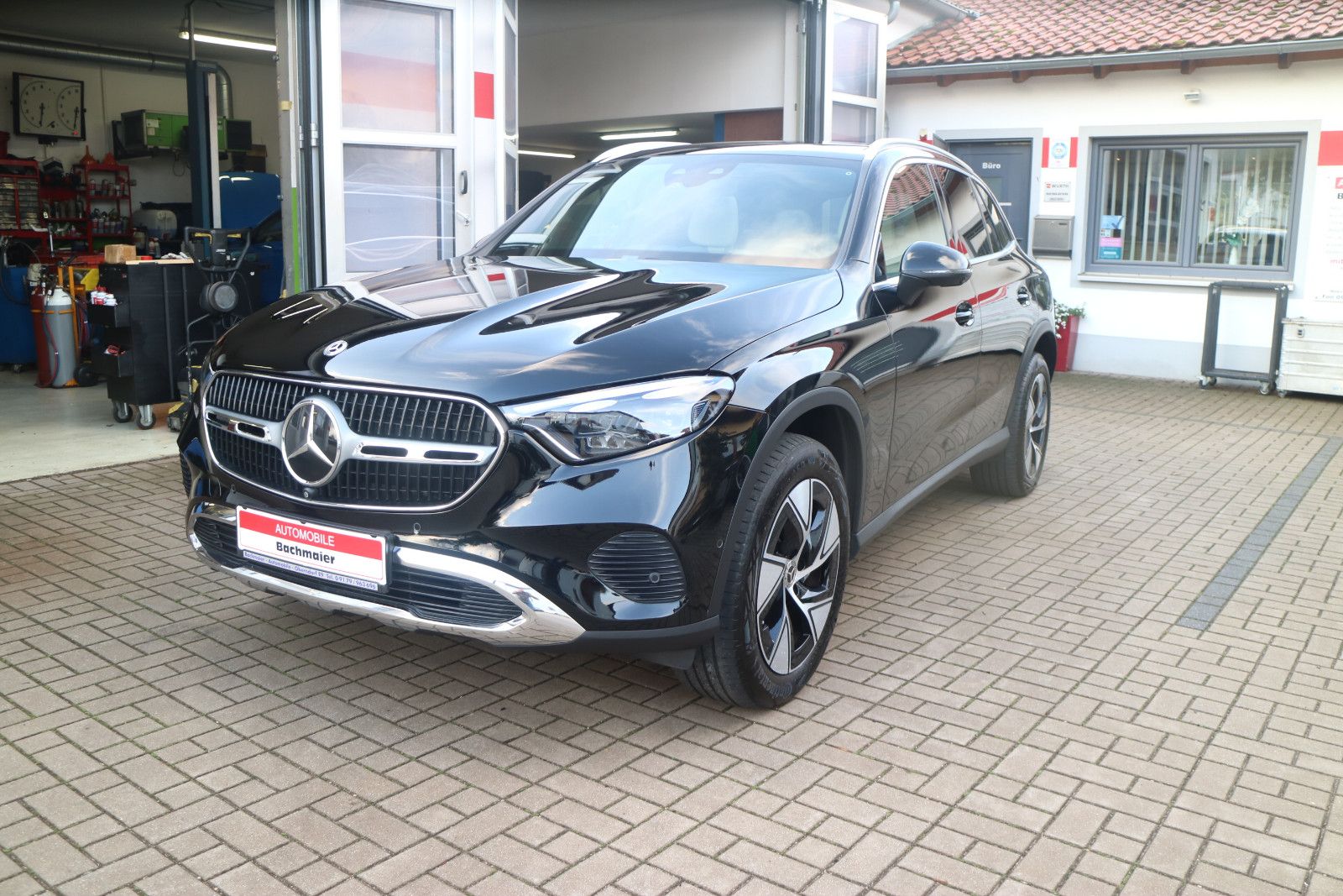 Mercedes-Benz GLC 400 e-4Matic-Avantgarde- PANO-AHK-elektr.