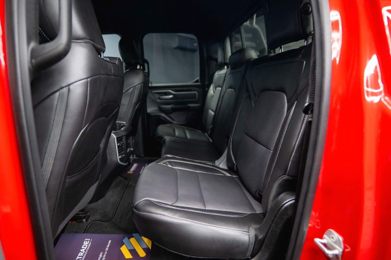 Fahrzeugabbildung Dodge RAM 5.7 V8 HEMI 4x4 OFFROAD Night-Paket *LED*19%