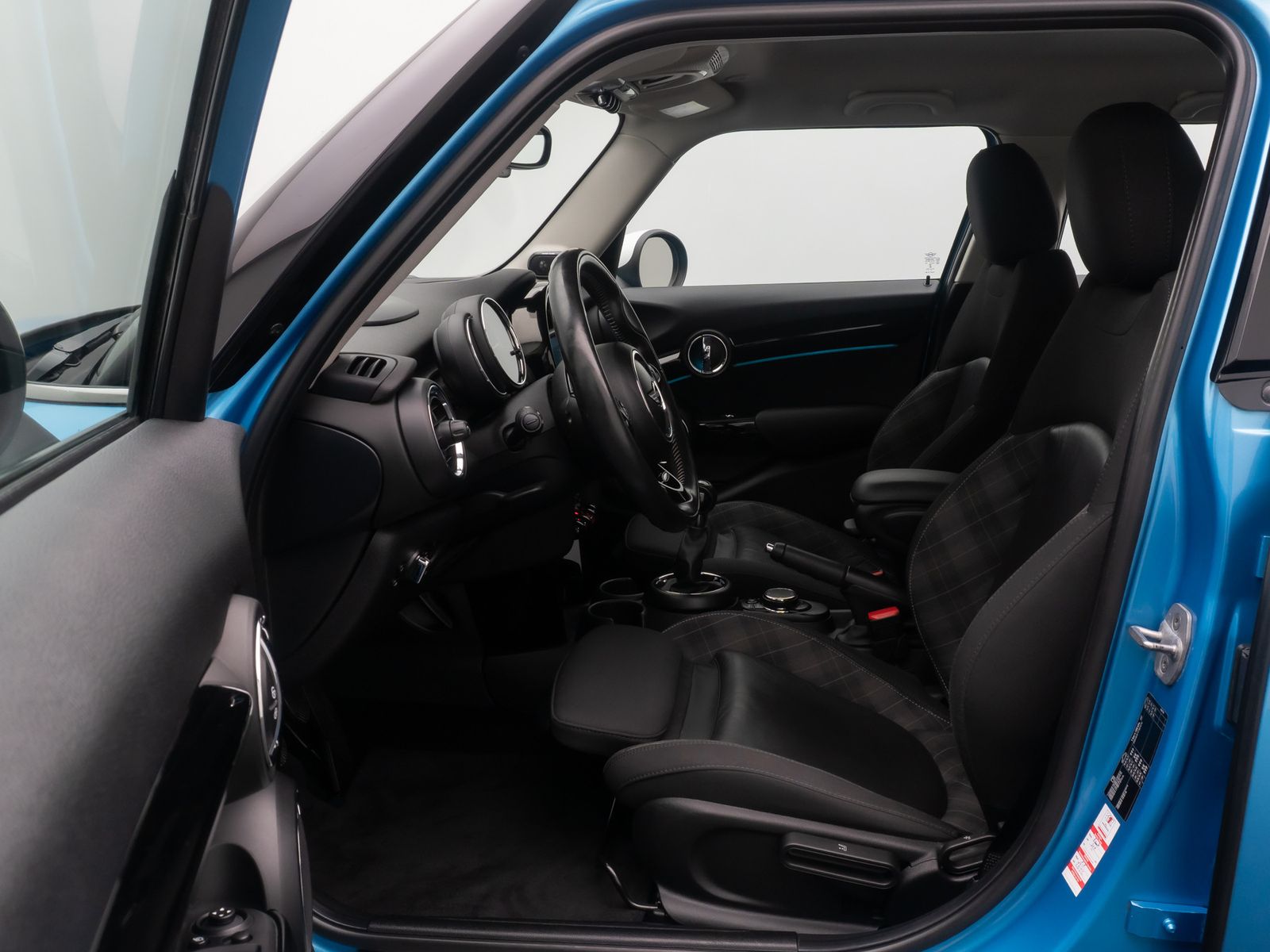 Fahrzeugabbildung MINI Cooper SD ACC HUD Kamera H/K Alarm Komfo