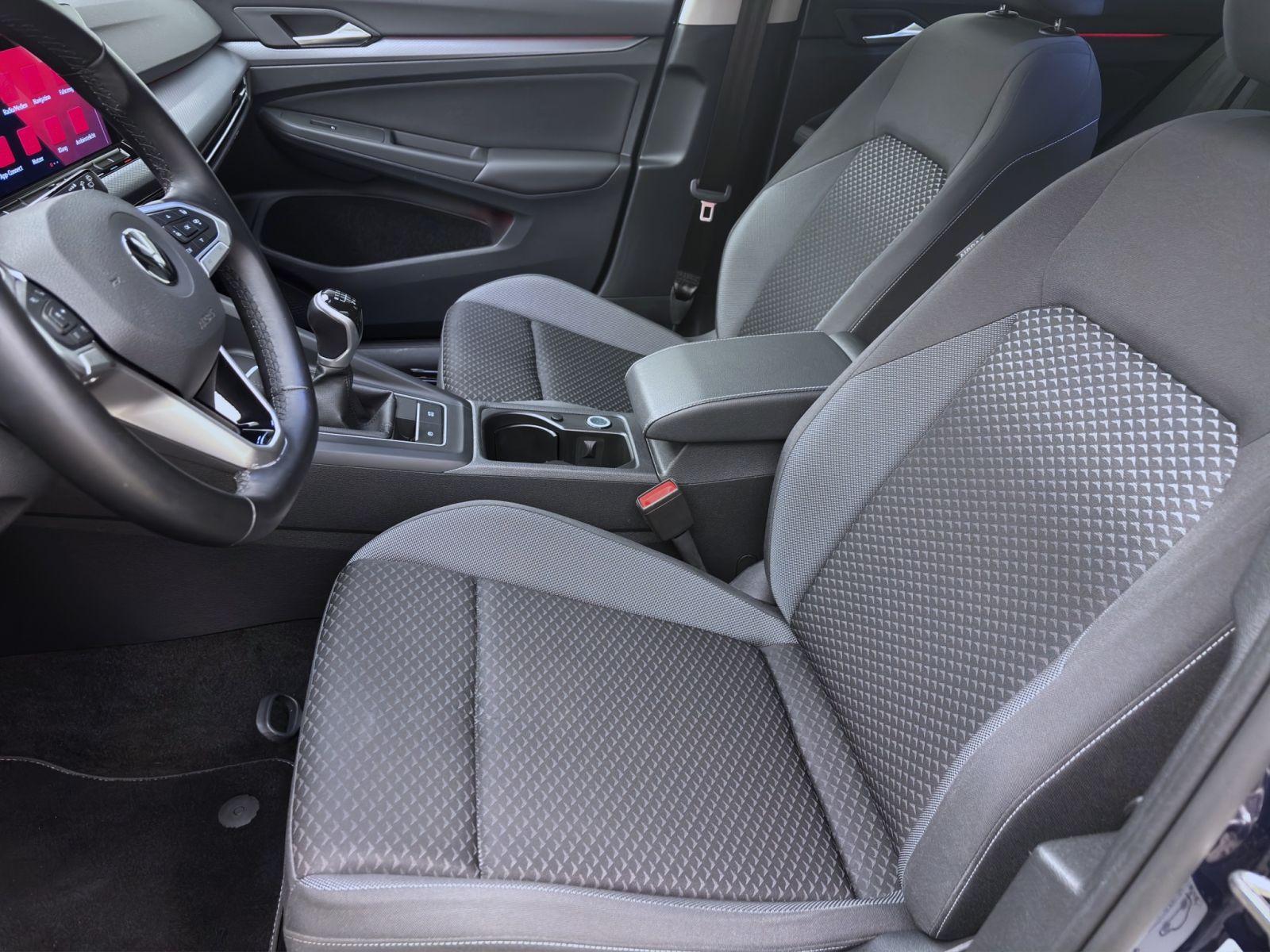 Volkswagen Golf 1.5 TSI ACTIVE STDHZG NAVI HuD SITZHZG