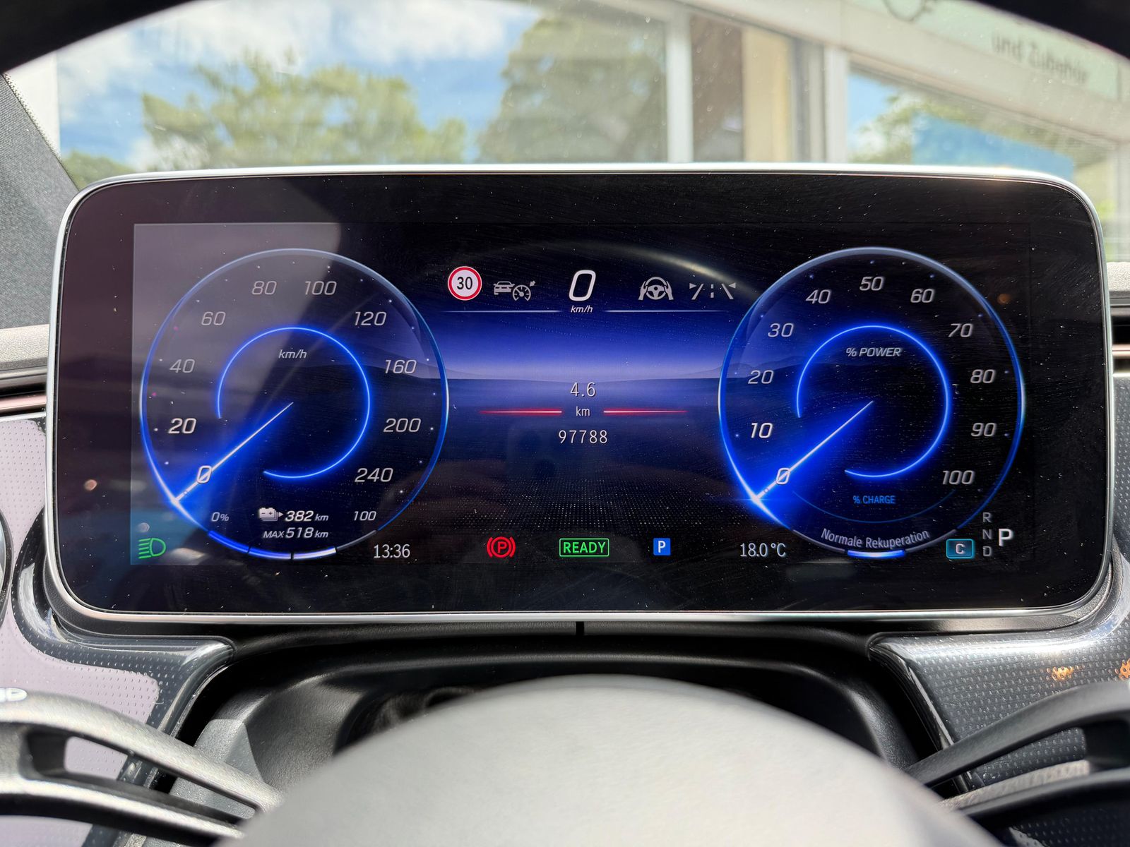 Fahrzeugabbildung Mercedes-Benz EQS  450+ AIRMAT+PANO+LED+SHZ+MEMO+ACC+WP+360°+