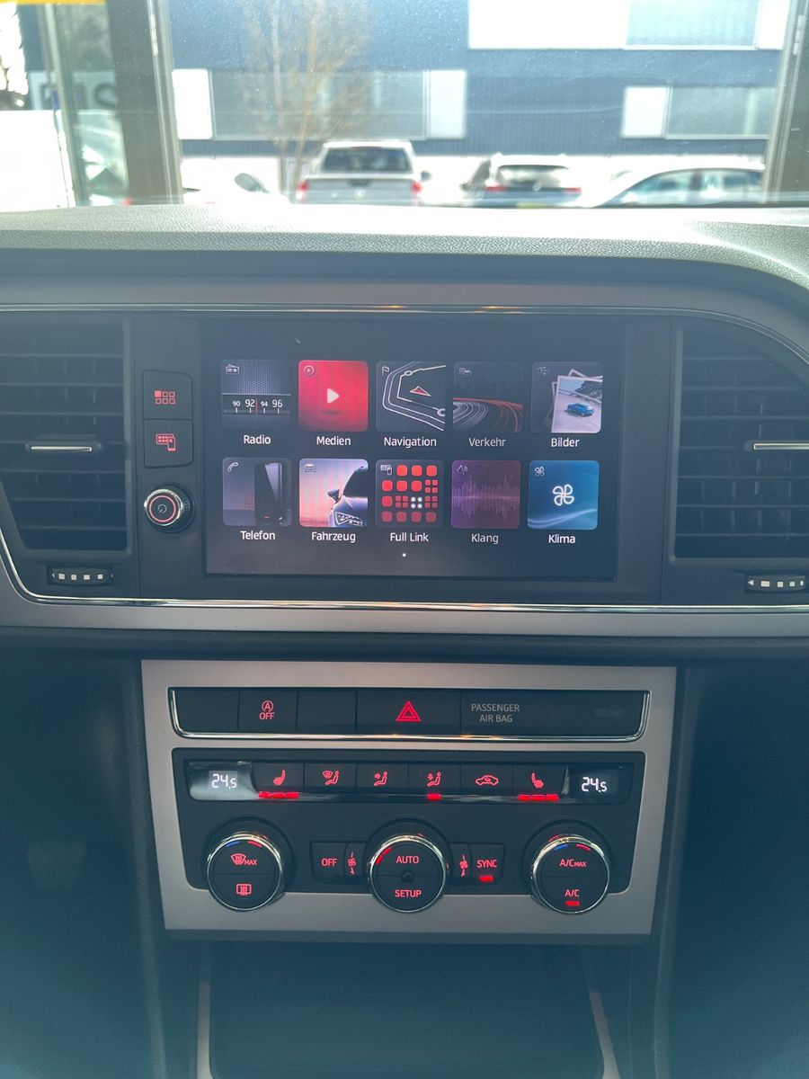 Fahrzeugabbildung SEAT Leon ST 1.4 TSI Style * 1.HAND *ALCANTARA*NAVI*
