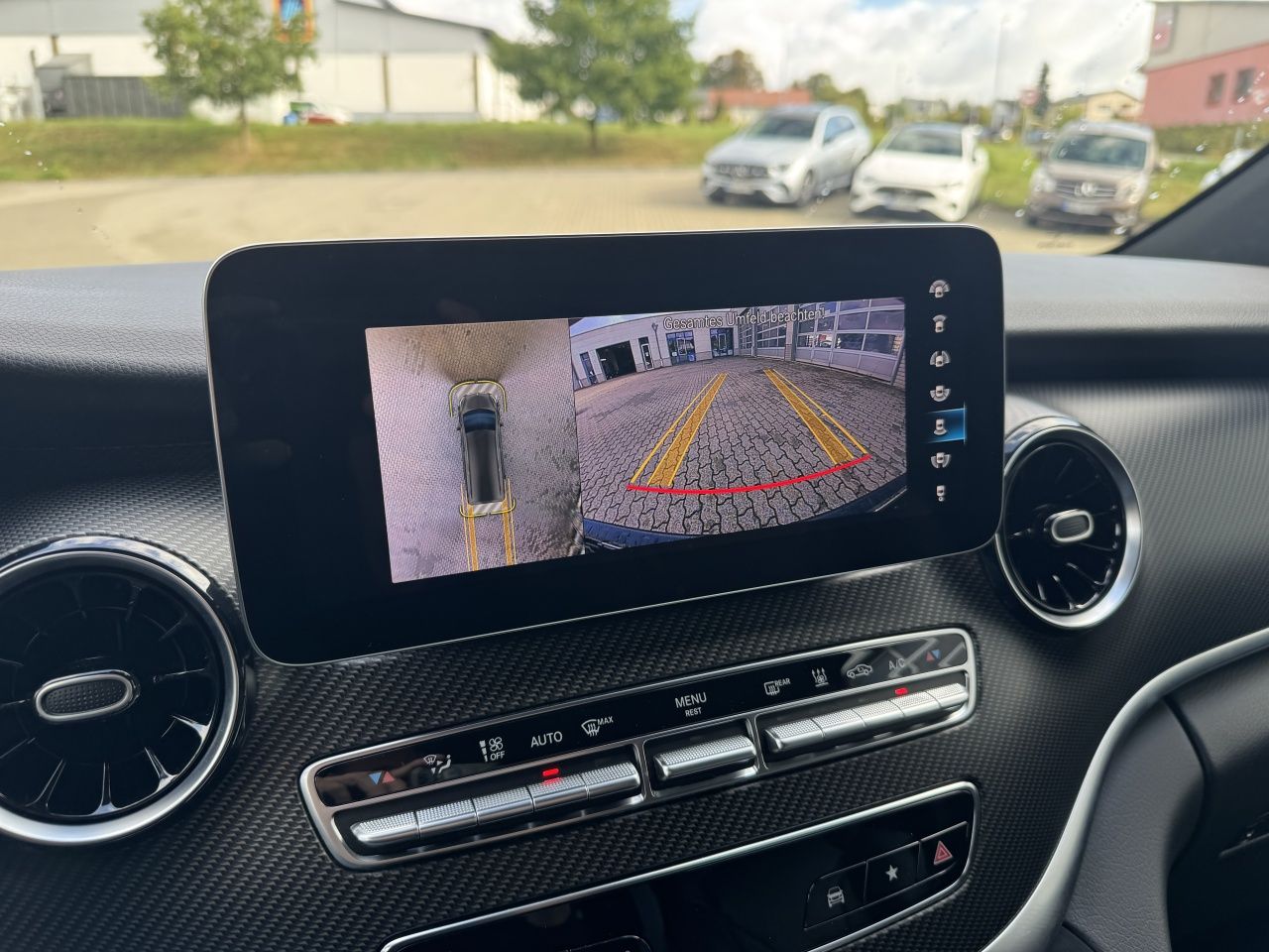 Fahrzeugabbildung Mercedes-Benz V 300d Avantgarde Ed. lang 4x4 Distronic*AMG*AHK
