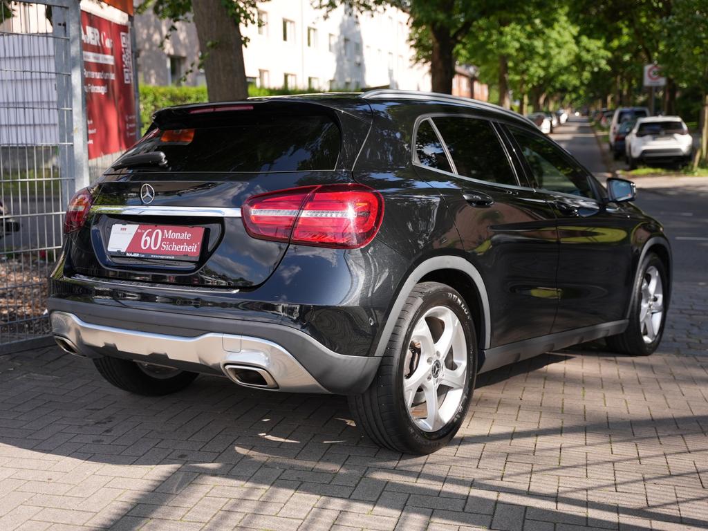 Mercedes-Benz GLA 220