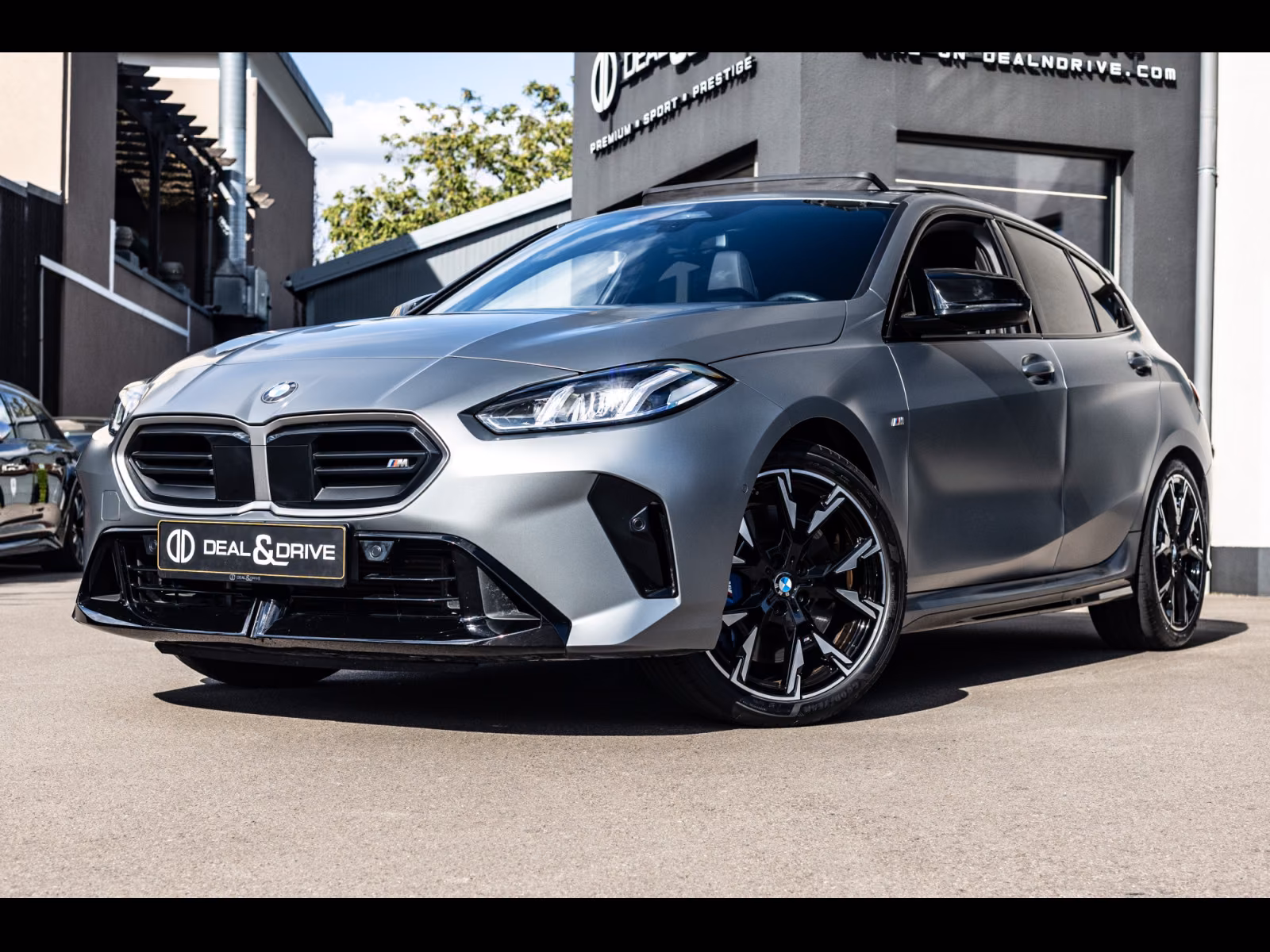 BMW M135 i XDRIVE°FACELIFT°FROZEN PURE GREY°PANO°KAM