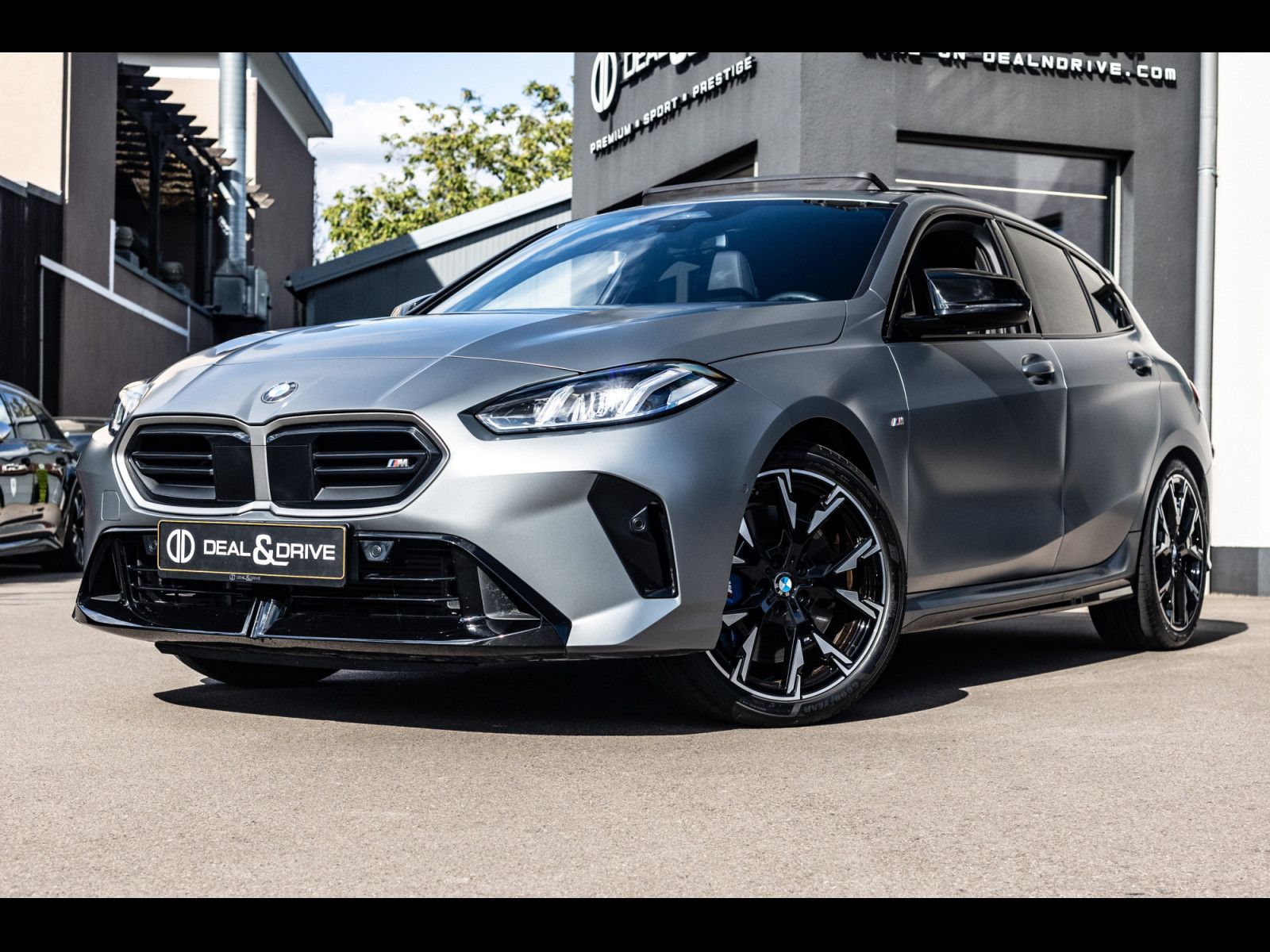 BMW M135 i XDRIVE°FACELIFT°FROZEN PURE GREY°PANO°KAM