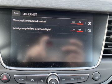 Bild 18 Opel Crossland (X) Crossland 1.2 AT/NAV/PDC vo+hi+Cam/SHZ+LHZ