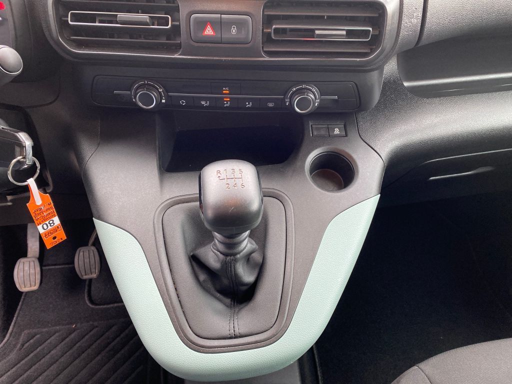 Fahrzeugabbildung Citroën Berlingo M PureTech 110 LIVE *Einparkhilfe*