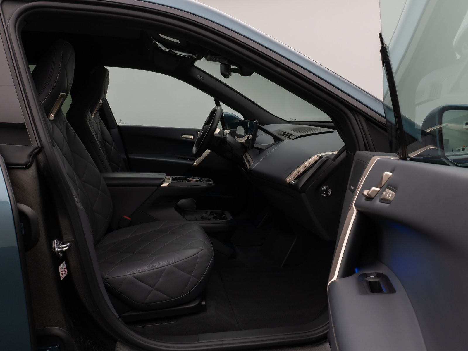 Fahrzeugabbildung BMW iX xD40 Sport Panorama 360° Laser DAB H/K 21Zoll