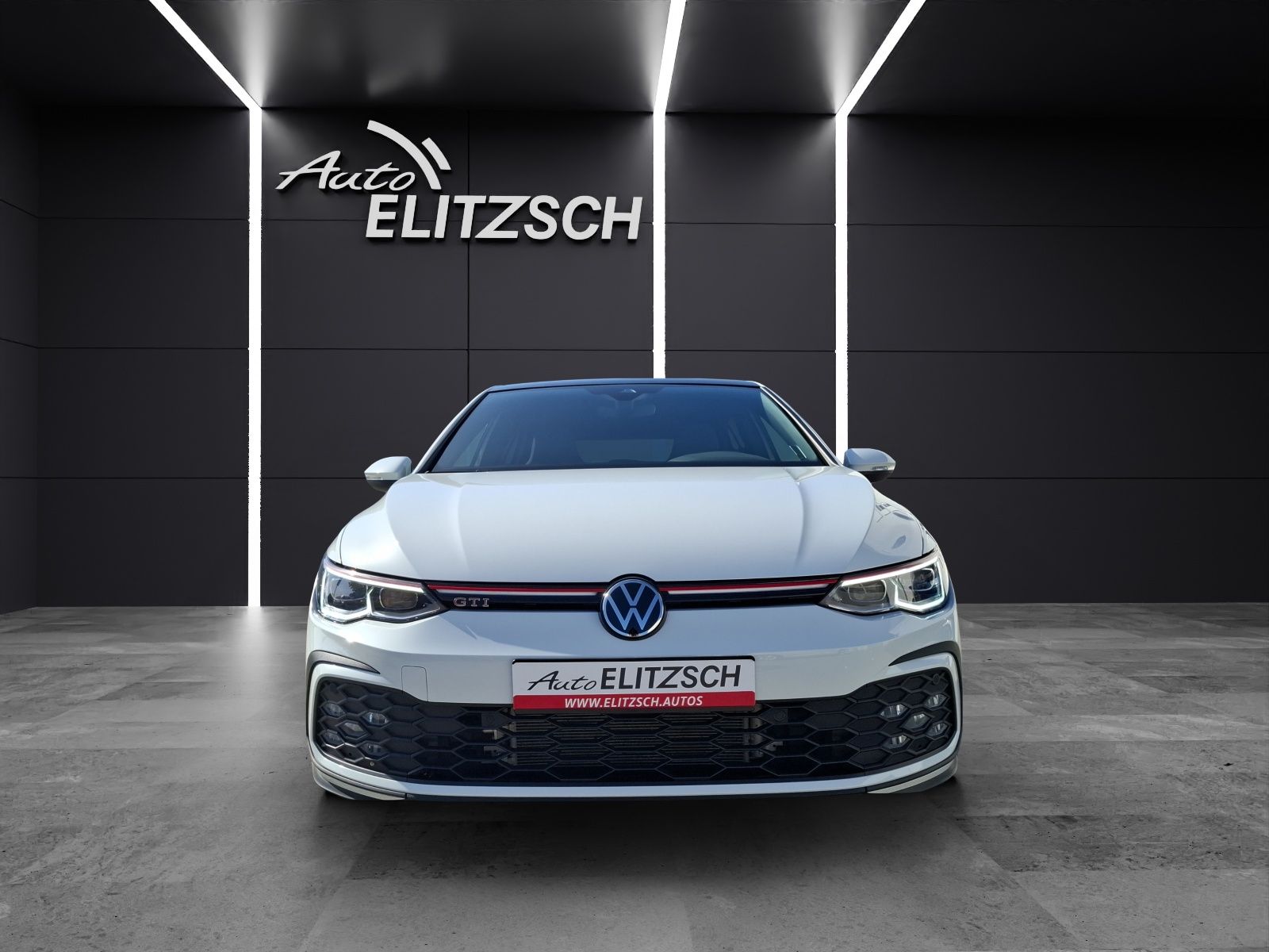 Fahrzeugabbildung Volkswagen Golf VIII GTI DSG Matrix AHK Navi Pano AID ACC R