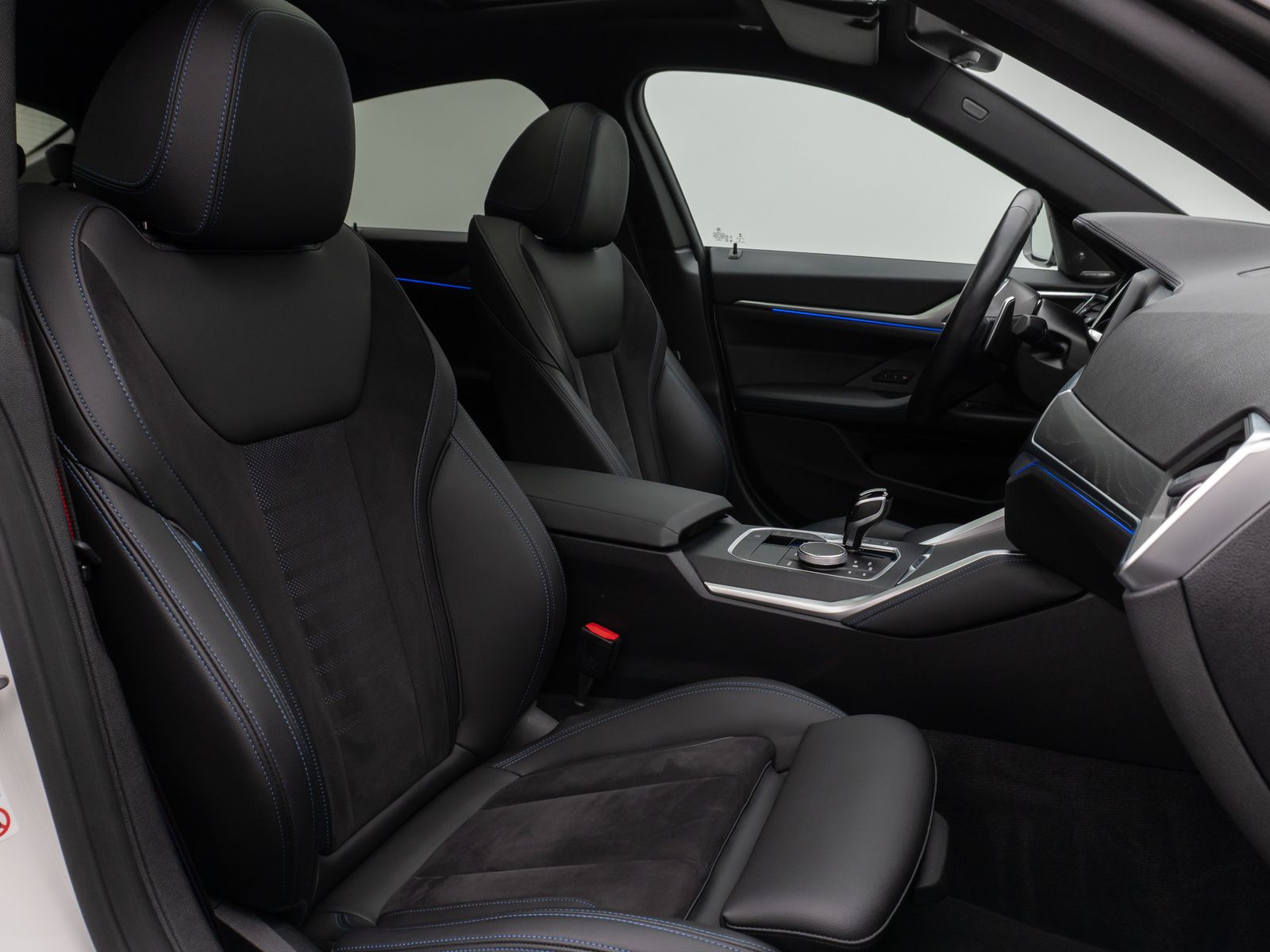 Fahrzeugabbildung BMW M440i xD Gran Coupé Glasdach Kamera HUD DAB H/K
