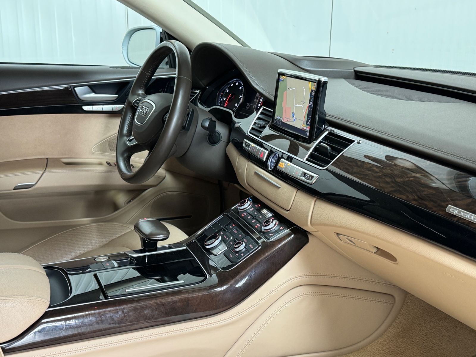 Fahrzeugabbildung Audi A8 L Quattro/Distronic/360°/HUD/Massage/Voll