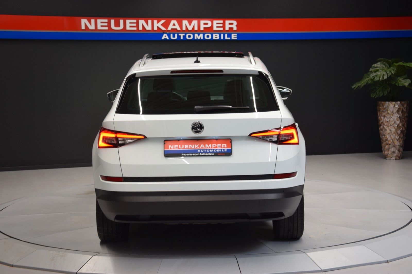 Fahrzeugabbildung SKODA Kodiaq Style 4x4 Pano LED Keyless Sitzbelüf. AHK