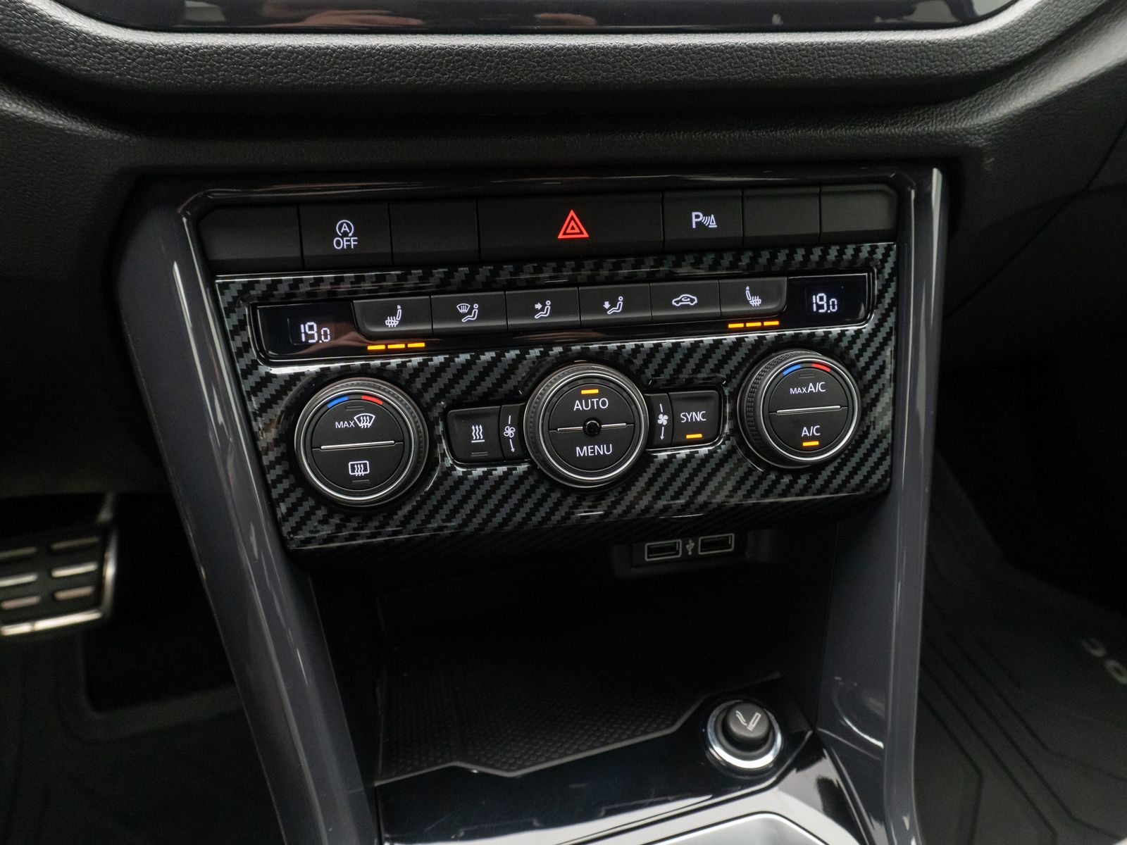 Fahrzeugabbildung Volkswagen T-Roc Sport 4Motion ACC Navi PDC AppleCar HiFi A