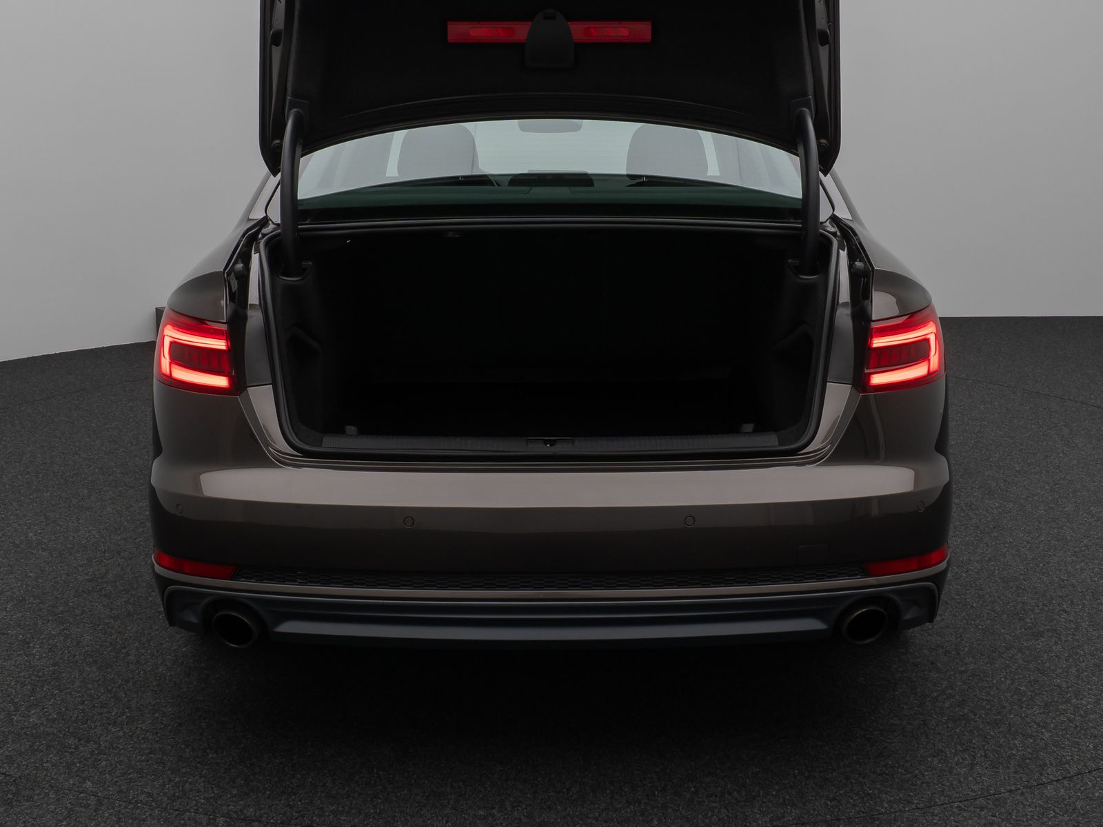 Fahrzeugabbildung Audi A4 2.0 TFSI Lim. Sport S Line Virtual AHK Tempom