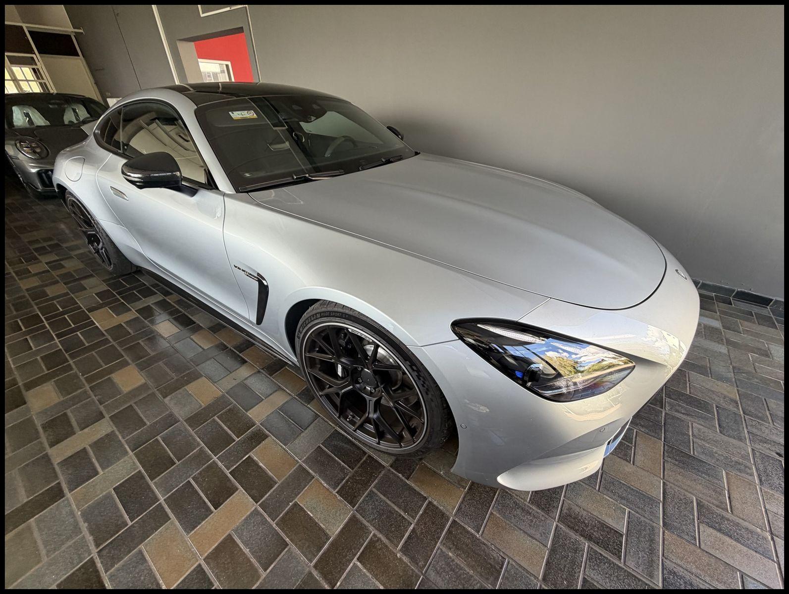 Mercedes-Benz AMG GT 63 4M+ PREMIUM+SITZ-KLIMA+PANO+NIGHT+CARB
