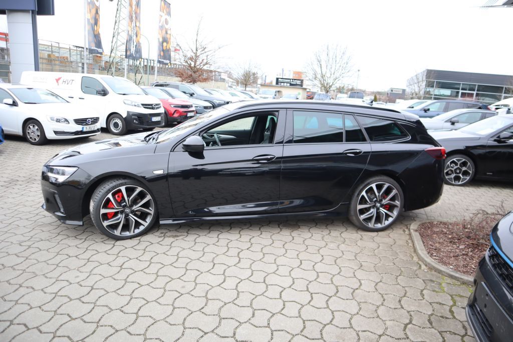 Fahrzeugabbildung Opel Insignia ST GSi 2.0 Turbo+Panorama+HUD+Leder+