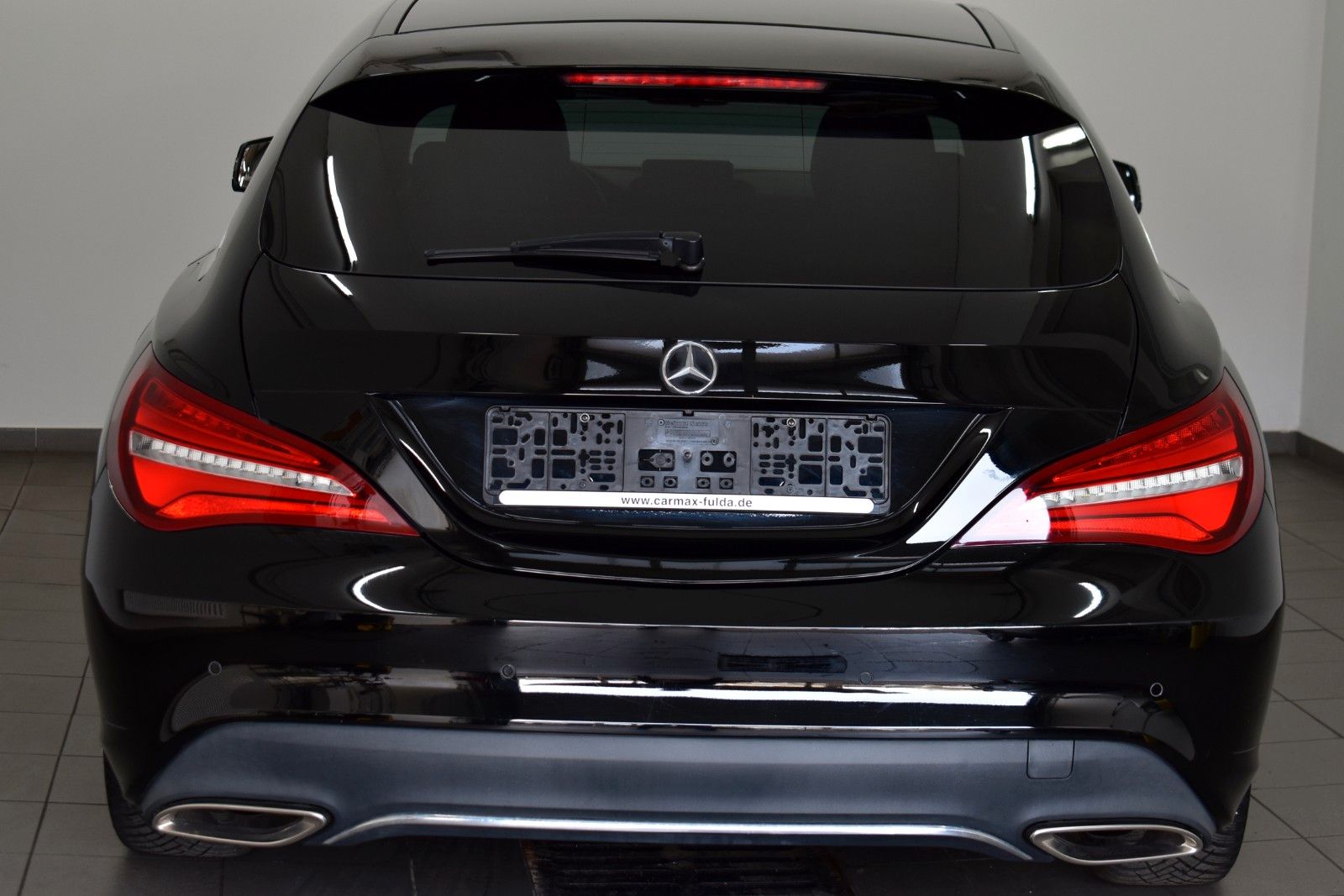 Fahrzeugabbildung Mercedes-Benz CLA 180 SB, Urban Leder,Navi,LED,8fach bereift!