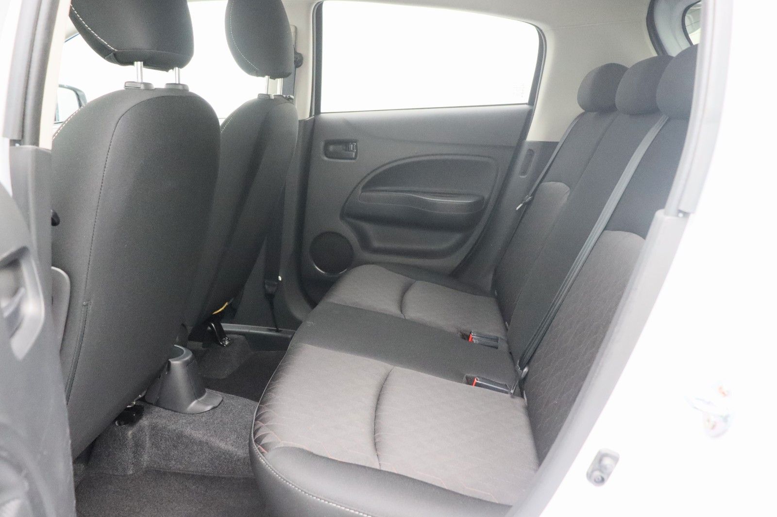 Fahrzeugabbildung Mitsubishi Space Star 1.2 Intro Edition+