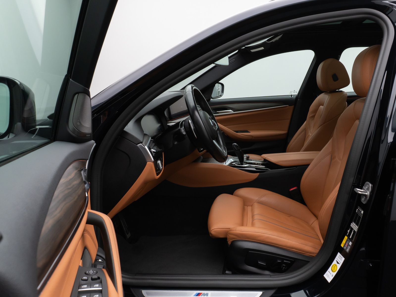 Fahrzeugabbildung BMW 530e M Sport Panorama Laser Kamera HUD DAB H/K