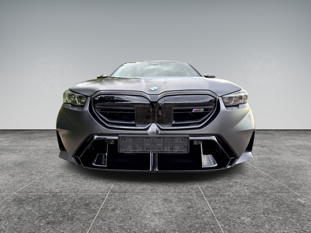 2025 BMW M5