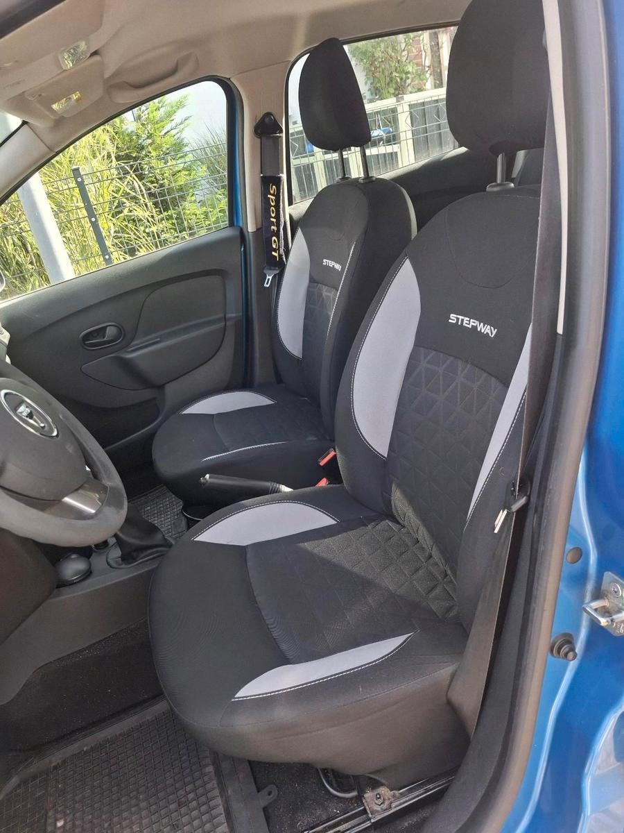 Dacia Sandero 2013 — interior