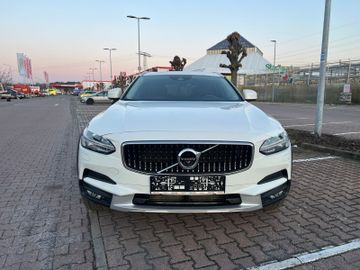 Volvo V90 Cross Country - 2