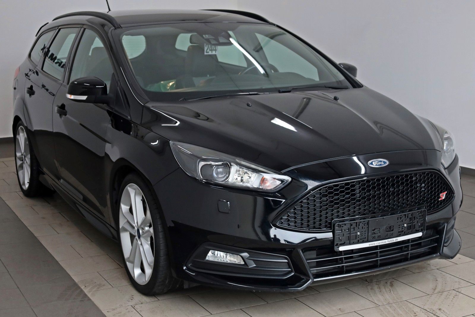 Fahrzeugabbildung Ford Focus Turnier ST Leder,Navi,Xenon,SH,PDC,SR+WR