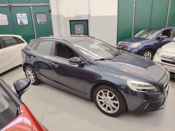 Volvo V40 Cross Country - 2